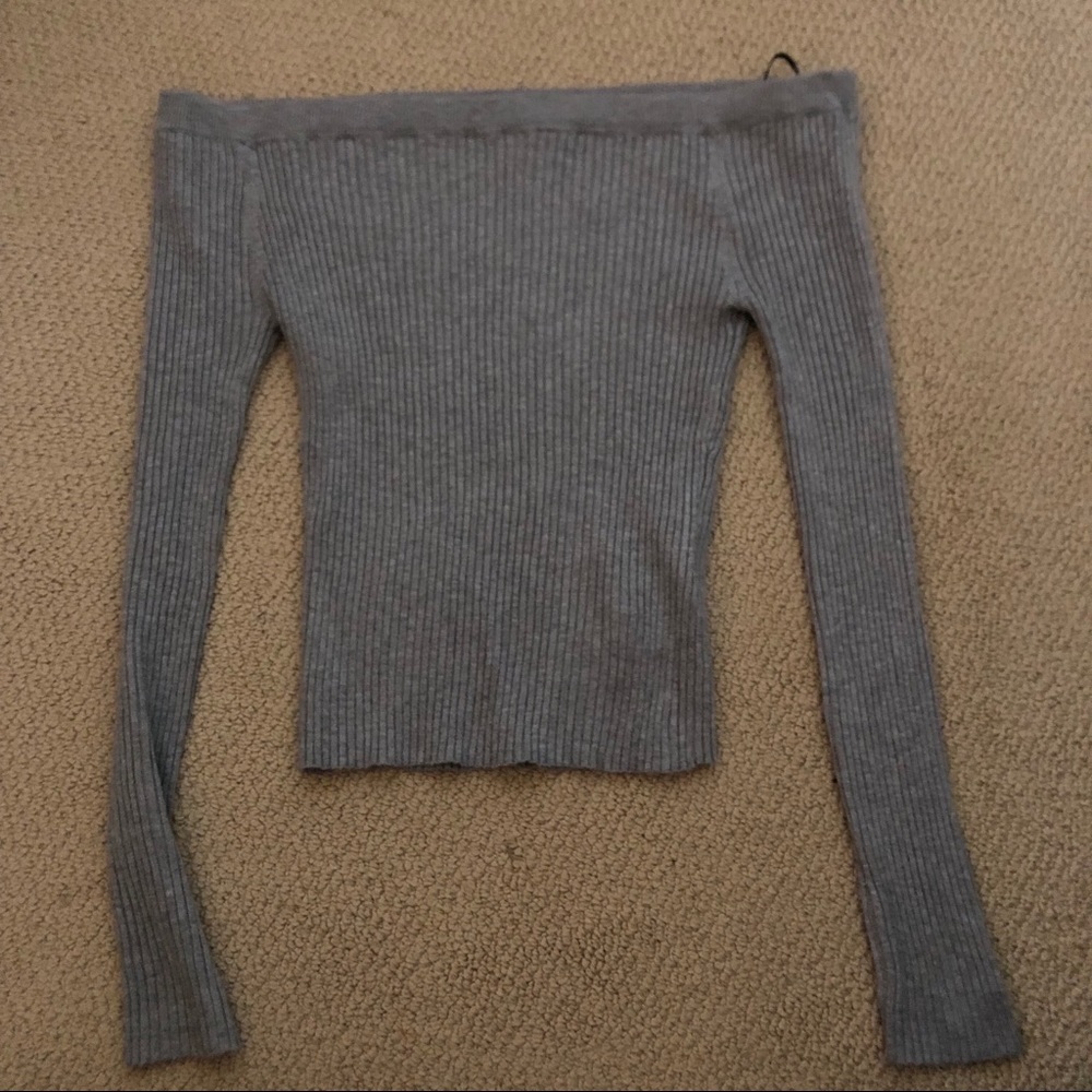 Ribbed Off-the shoulder top